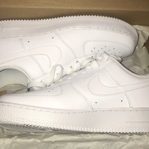 air force 1/white size 8 in mens or 9.5 in womens
